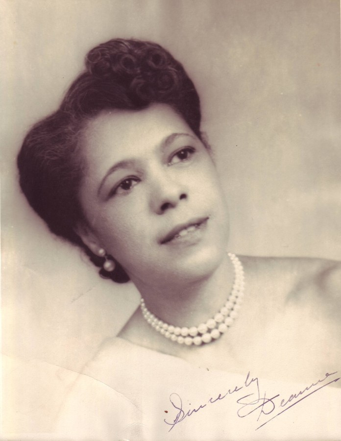 McNEELY -- Ardeanur Smith with pearls